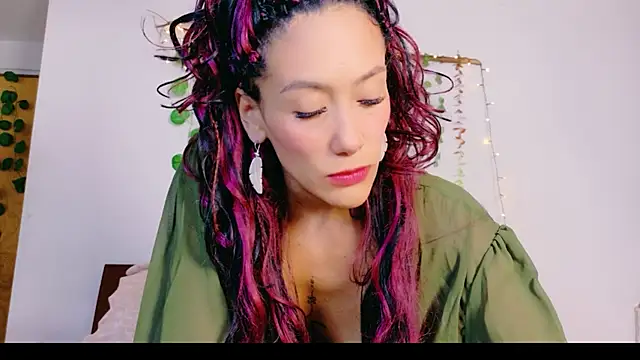 Snapshot of Ajua__Uva chatting on 05.10.26 Ajua Uva online show from 05.10.26