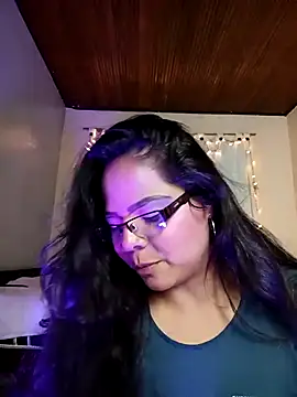 Snapshot of ROUSSE_SINCLAIR chatting on 04.28.26 ROUSSE SINCLAIR online show from 04.28.26