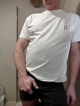 Essie deLona online show from 03.19.26