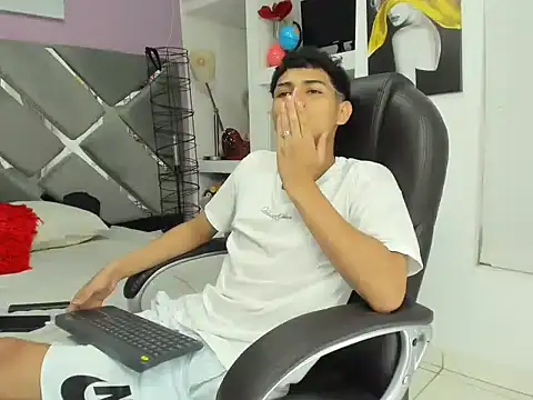 Nico Viper  online show from 03.22.26