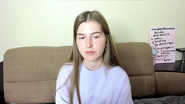 Snapshot of OhMyAlice chatting on 06.17.26 OhMyAlice online show from 06.17.26