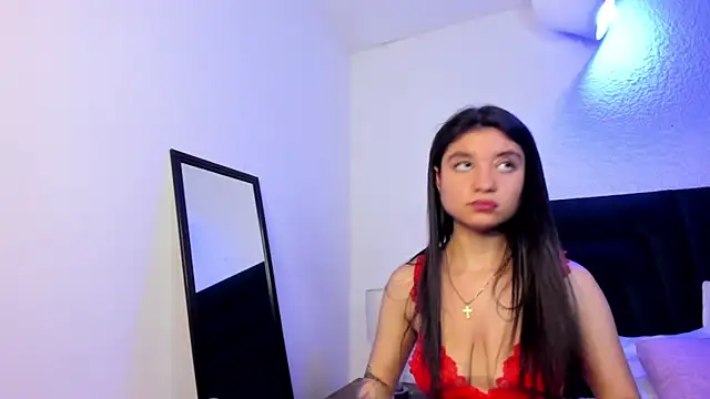 Snapshot of LindaCatalina_ chatting on 05.19.26 LindaCatalina online show from 05.19.26