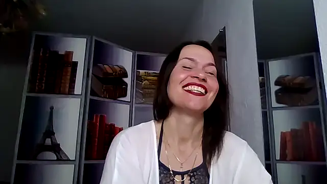 Snapshot of Selena_Moo chatting on 04.10.26 Selena Moo online show from 04.10.26