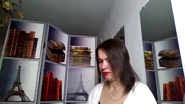 Snapshot of Selena_Moo chatting on 04.11.26 Selena Moo online show from 04.11.26