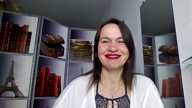 Snapshot of Selena_Moo chatting on 04.13.26 Selena Moo online show from 04.13.26