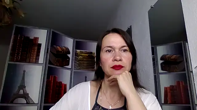Snapshot of Selena_Moo chatting on 04.14.26 Selena Moo online show from 04.14.26