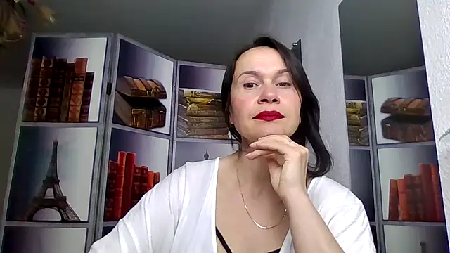 Snapshot of Selena_Moo chatting on 04.16.26 Selena Moo online show from 04.16.26