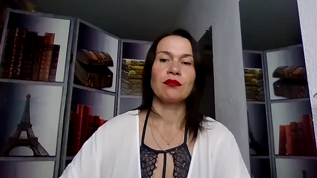 Snapshot of Selena_Moo chatting on 04.17.26 Selena Moo online show from 04.17.26