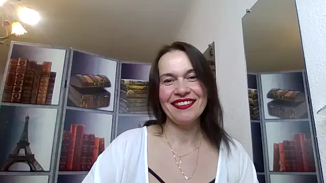 Snapshot of Selena_Moo chatting on 04.28.26 Selena Moo online show from 04.28.26