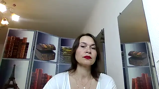 Snapshot of Selena_Moo chatting on 05.10.26 Selena Moo online show from 05.10.26