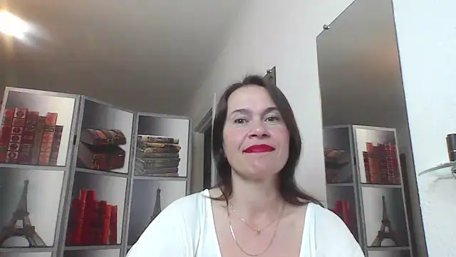 Selena Moo online show from 06.04.26