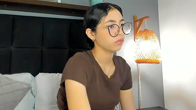 Snapshot of sofi_alix chatting on 05.21.26 sofi alix online show from 05.21.26