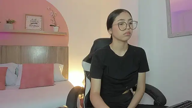 Snapshot of sofi_alix chatting on 06.08.26 sofi alix online show from 06.08.26