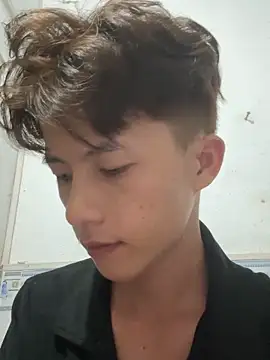 Snapshot of Nguyencuong1999 chatting on 04.23.26 Nguyencuong1999 online show from 04.23.26