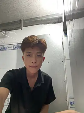 Snapshot of Nguyencuong1999 chatting on 04.27.26 Nguyencuong1999 online show from 04.27.26