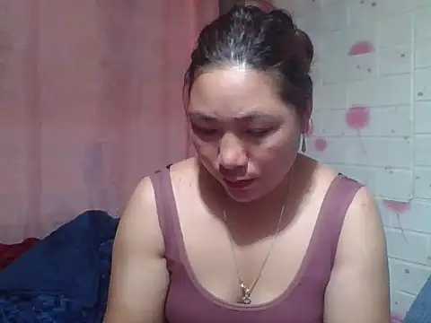 Snapshot of Hena__ chatting on 04.04.26 Hena online show from 04.04.26