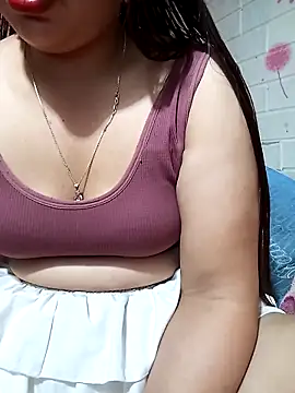 Snapshot of Hena__ chatting on 04.06.26 Hena online show from 04.06.26