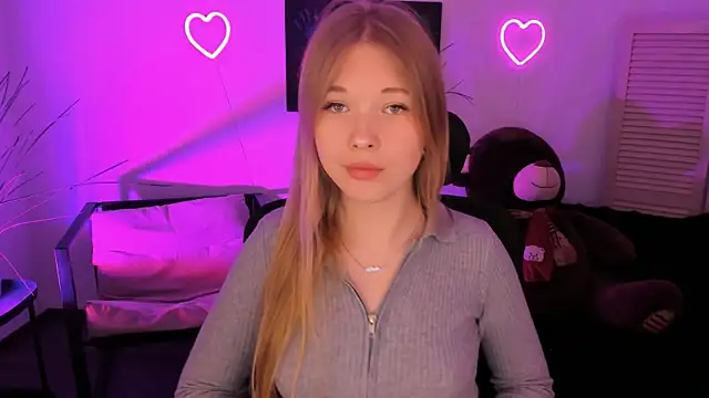 LunasFrost online show from 04.06.26