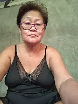 Snapshot of Sunflower1956 chatting on 07.17.26 Sunflower1956 online show from 07.17.26
