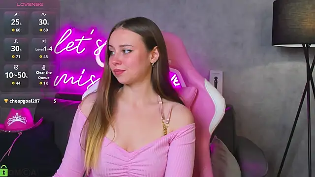Snapshot of Vanessa_Williamsonn chatting on 06.17.26 Vanessa Williamsonn online show from 06.17.26