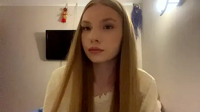 CarolineNine online show from 04.25.26