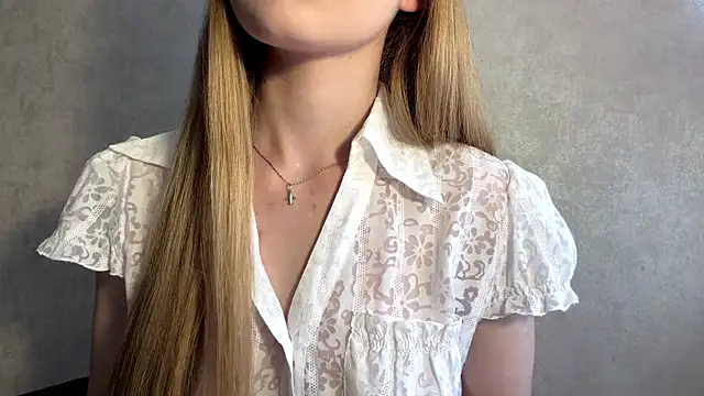 Snapshot of CarolineNine chatting on 06.13.26 CarolineNine online show from 06.13.26