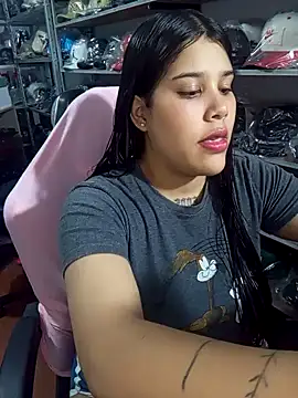 Snapshot of venuslaferte_ chatting on 04.08.26 venuslaferte online show from 04.08.26