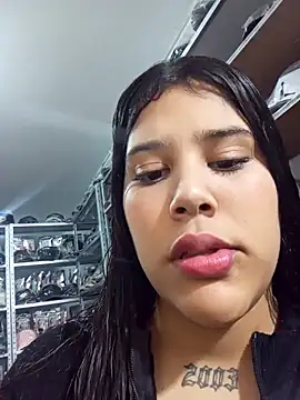 Snapshot of venuslaferte_ chatting on 04.28.26 venuslaferte online show from 04.28.26