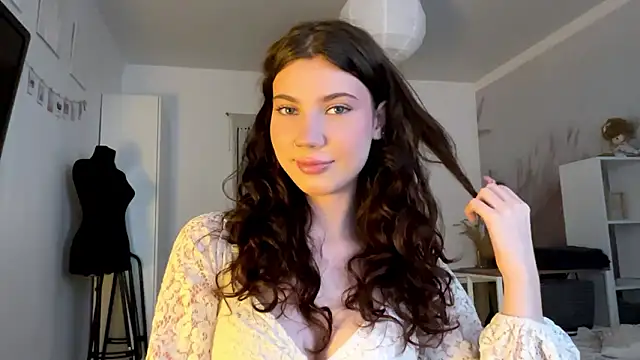 Snapshot of ShandyTreys chatting on 03.22.26 ShandyTreys online show from 03.22.26