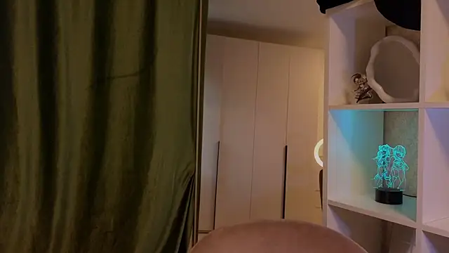 dark honey  online show from 05.11.26