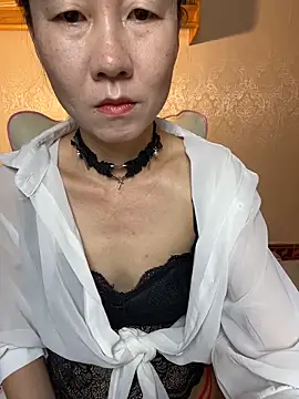 Snapshot of lilysister66 chatting on 04.24.26 lilysister66 online show from 04.24.26