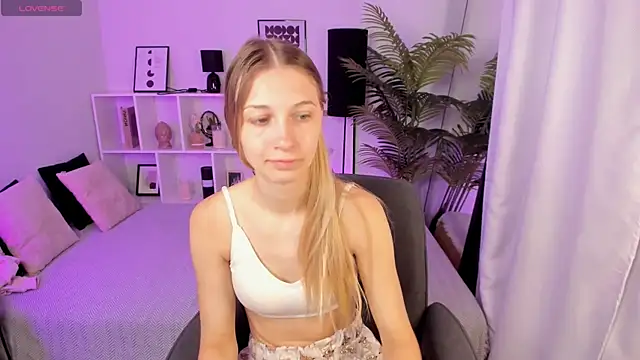 Snapshot of LauraPurr chatting on 06.09.26 LauraPurr online show from 06.09.26