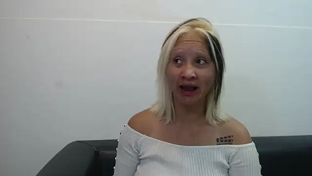 Snapshot of dafne_kim chatting on 04.14.26 dafne kim online show from 04.14.26