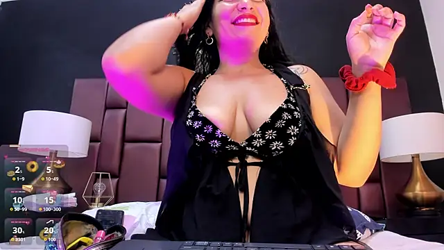 Snapshot of DianaSheren chatting on 06.06.26 DianaSheren online show from 06.06.26