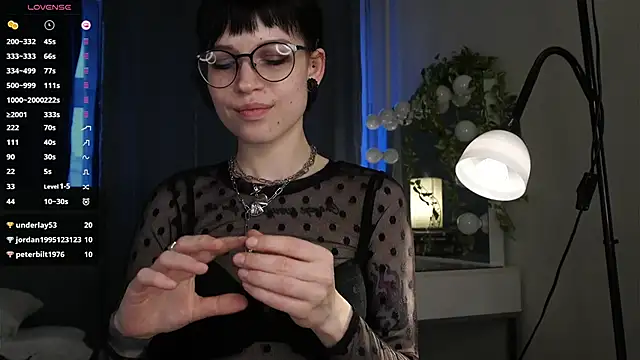 RubieNibbs online show from 04.21.26