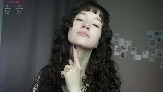 Snapshot of DellaLeck chatting on 07.16.26 DellaLeck online show from 07.16.26