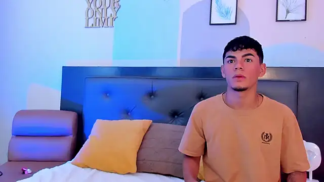 Snapshot of Duolust2 chatting on 03.25.26 Duolust2 online show from 03.25.26