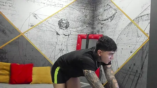 Snapshot of Gury_tattoo chatting on 04.10.26 Gury tattoo online show from 04.10.26