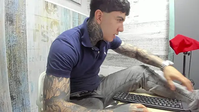 Snapshot of Gury_tattoo chatting on 04.30.26 Gury tattoo online show from 04.30.26