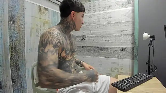 Snapshot of Gury_tattoo chatting on 05.04.26 Gury tattoo online show from 05.04.26