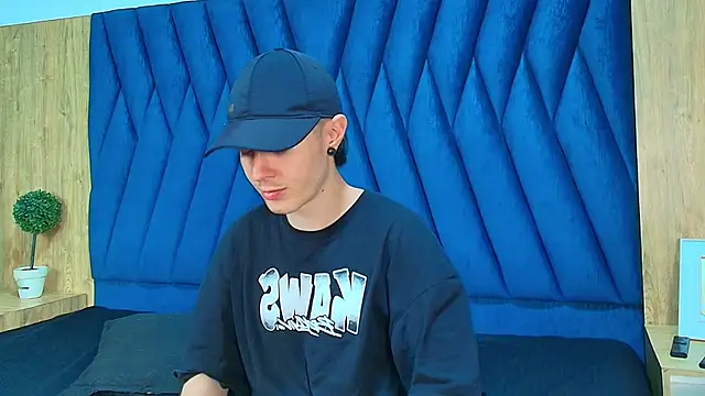 Snapshot of lio____ chatting on 04.07.26 lio online show from 04.07.26