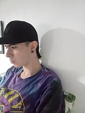 Snapshot of lio____ chatting on 04.19.26 lio online show from 04.19.26