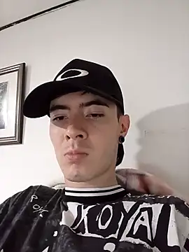 Snapshot of lio____ chatting on 04.19.26 lio online show from 04.19.26