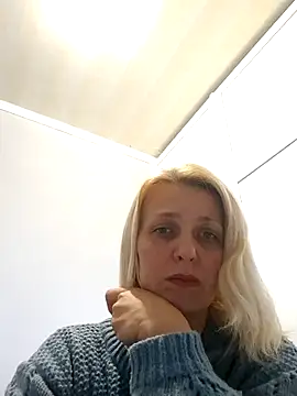 MiaLove183 online show from 04.10.26