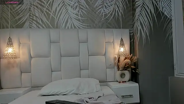 Snapshot of your_sissytrans chatting on 04.21.26 your sissytrans online show from 04.21.26