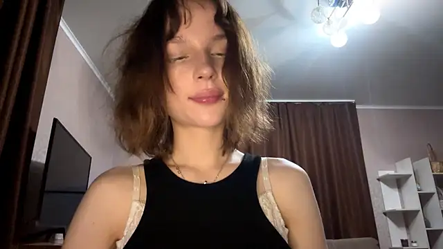 Snapshot of asunanue chatting on 04.15.26 asunanue online show from 04.15.26