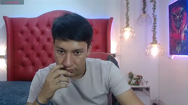 Snapshot of DominantBoy4 chatting on 04.20.26 DominantBoy4 online show from 04.20.26