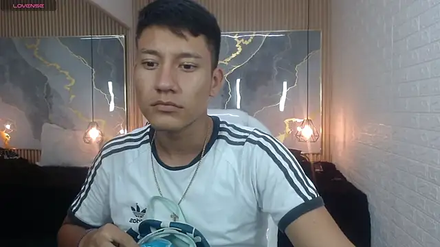 Snapshot of DominantBoy4 chatting on 05.05.26 DominantBoy4 online show from 05.05.26