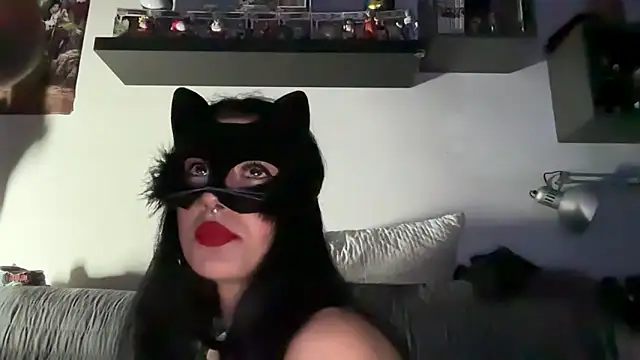 SilentScreamsVan- online show from 05.04.26