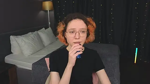 Snapshot of HottoKori chatting on 04.25.26 HottoKori online show from 04.25.26